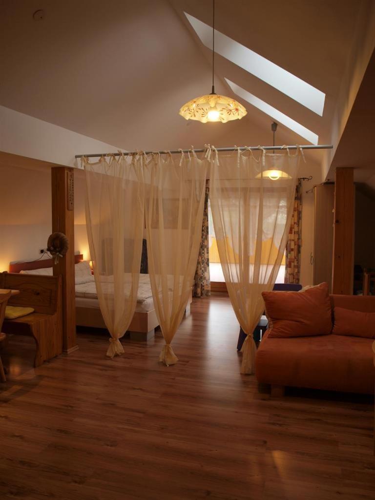 Haus Schober Apartment Уиндишгарстен Екстериор снимка